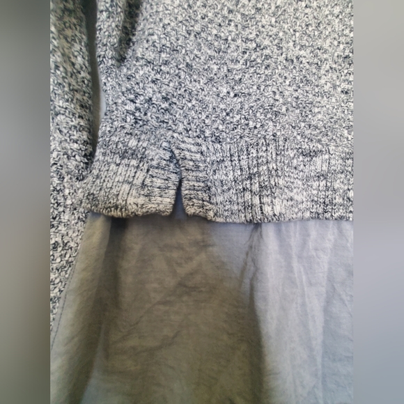 Banana Republic Wool Sweater - Picture 3 of 5